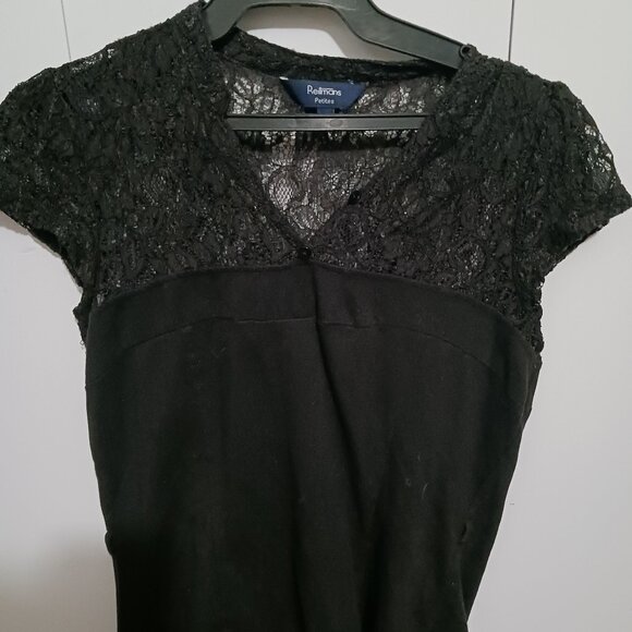 Reitmans Tops - Reitmans Petit Short Sleeve Black Top with Lace Detail Women's Size 6